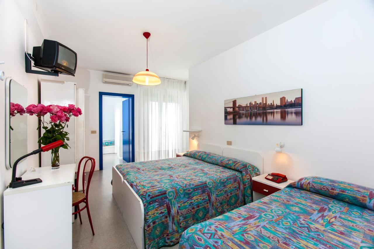 Hotel Wally Lido di Jesolo Exterior photo