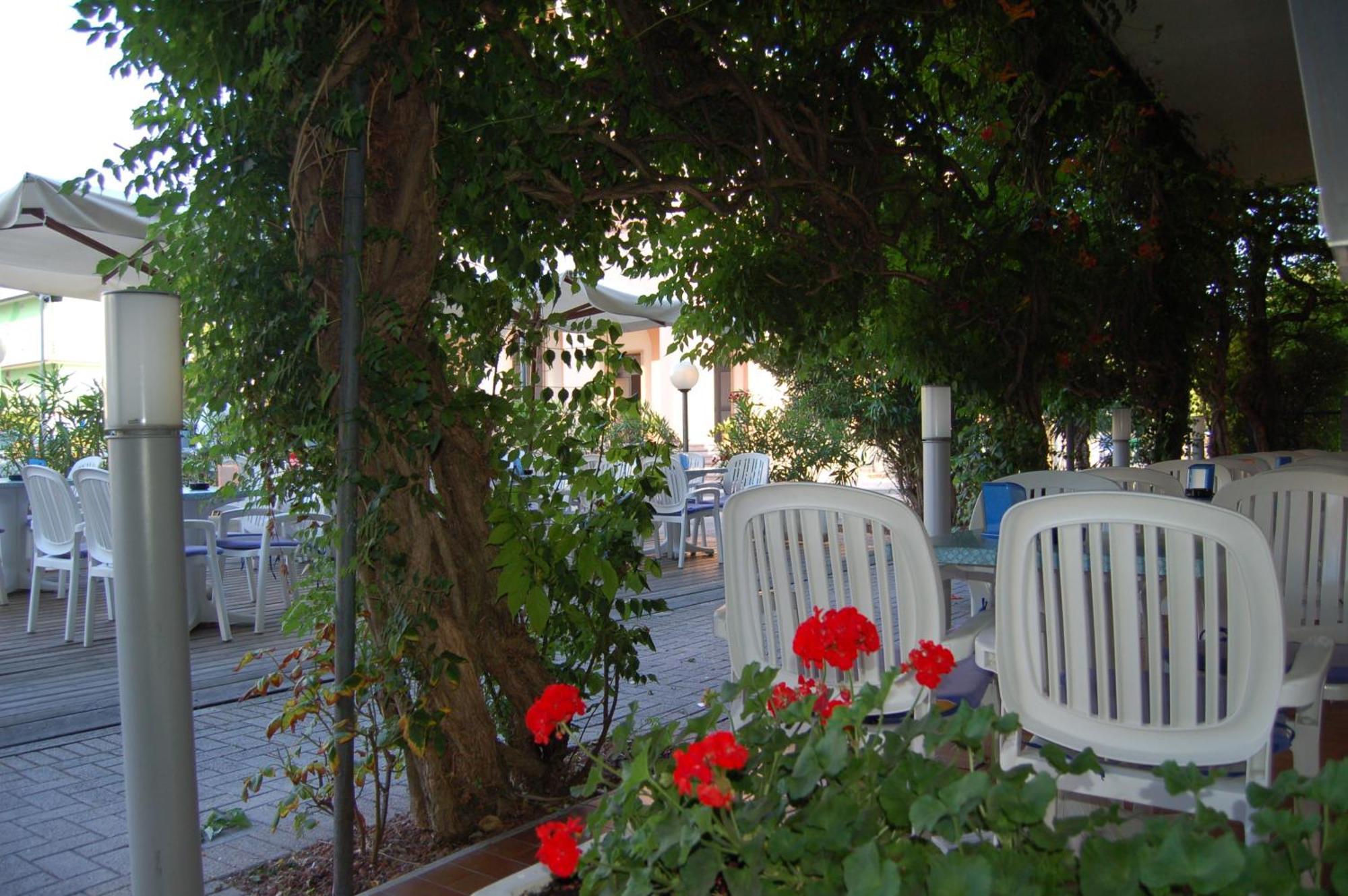 Hotel Wally Lido di Jesolo Exterior photo