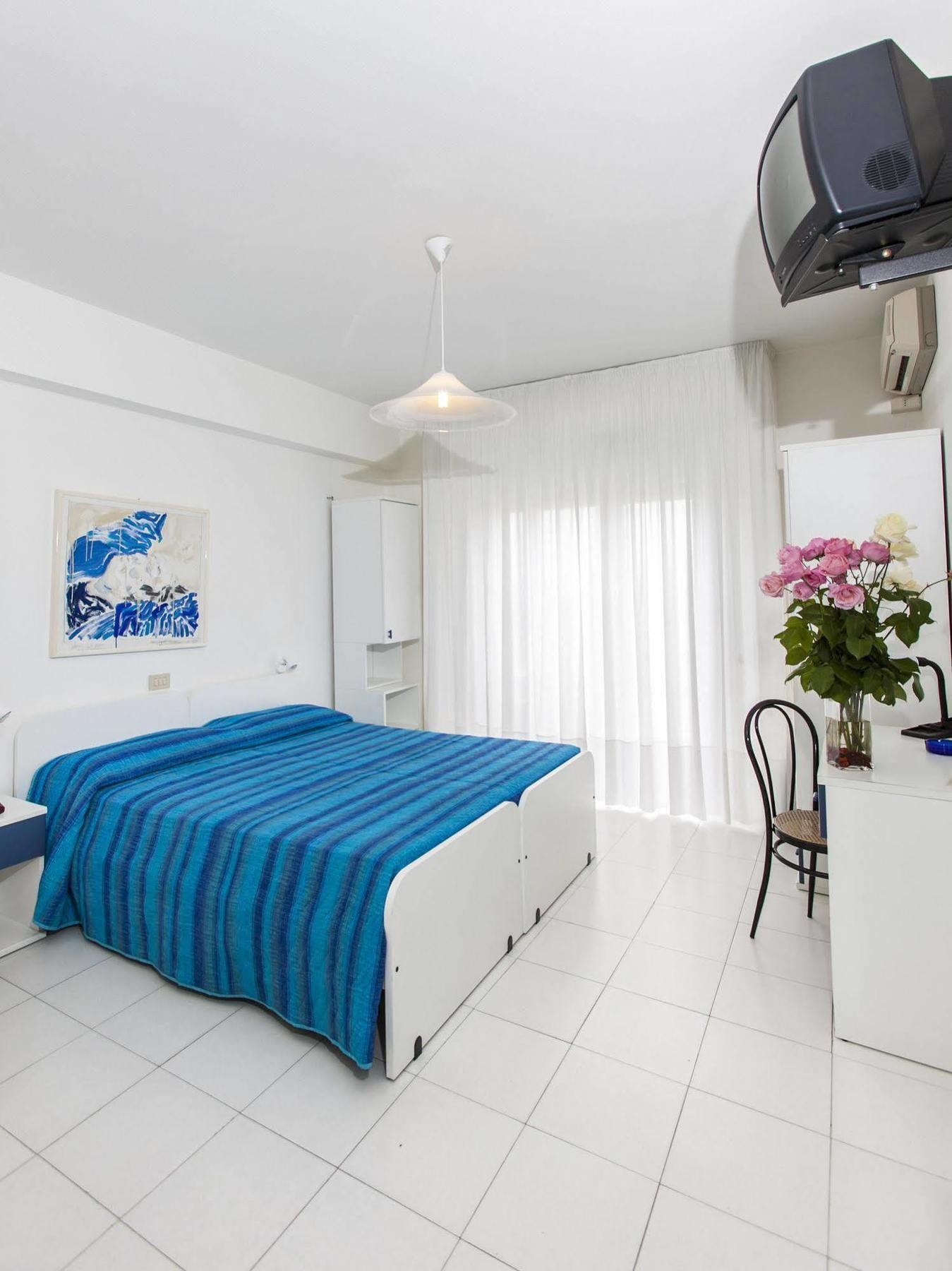 Hotel Wally Lido di Jesolo Exterior photo